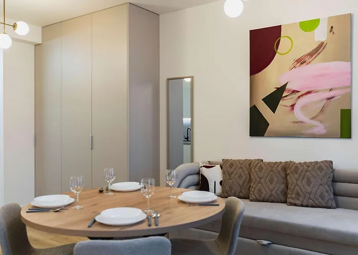 On The Main Shopping Street - Center Апартаменти *