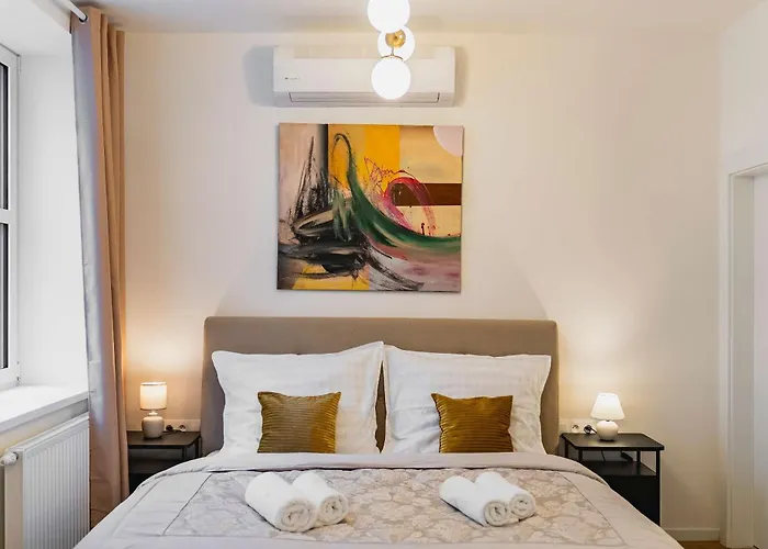 Апартаменти On The Main Shopping Street - Center *