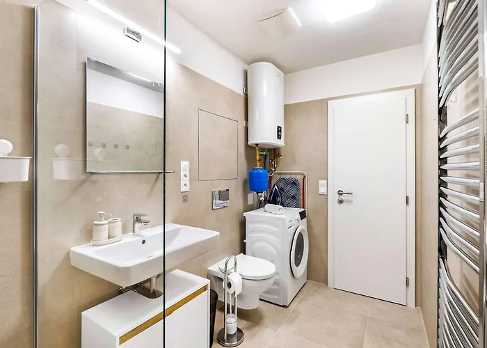 On The Main Shopping Street - Center *