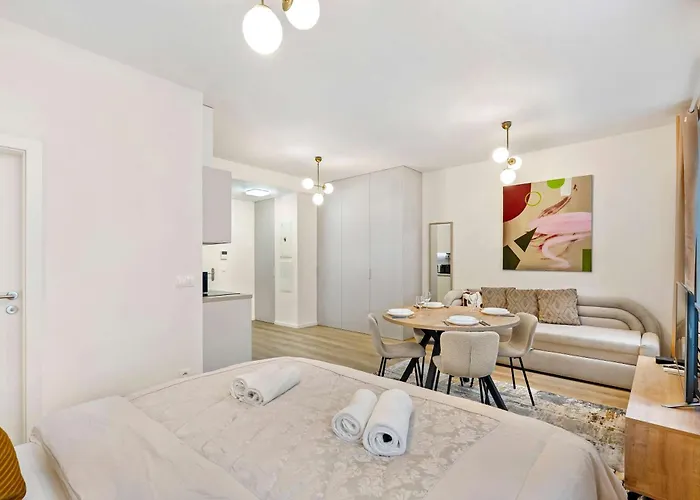 On The Main Shopping Street - Center Apartmán