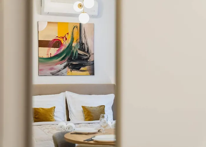 On The Main Shopping Street - Center *