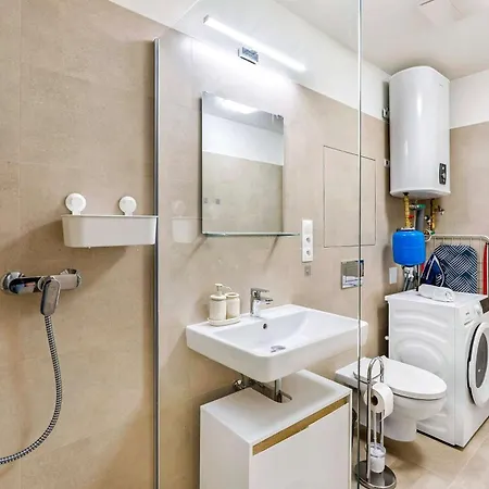 公寓 On The Main Shopping Street - Center