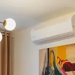 On The Main Shopping Street - Center Appartement
